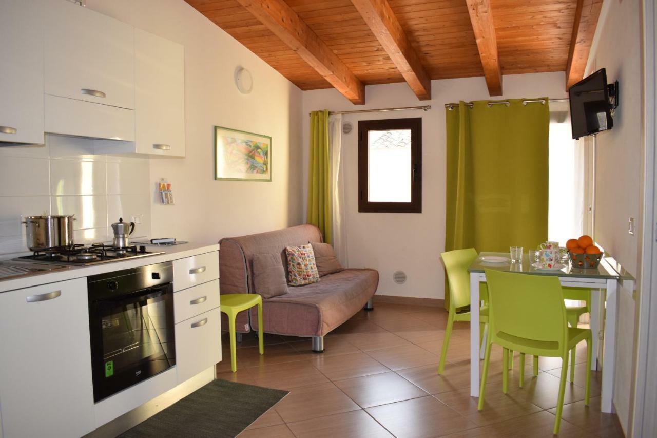 Casa Vacanze Del Golfo カステッランマーレ・デル・ゴルフォ エクステリア 写真